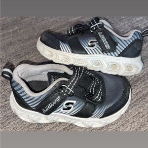 Skechers Boys Toddler Size 8 Tennis Shoes Light Up Black & Gray Sneakers